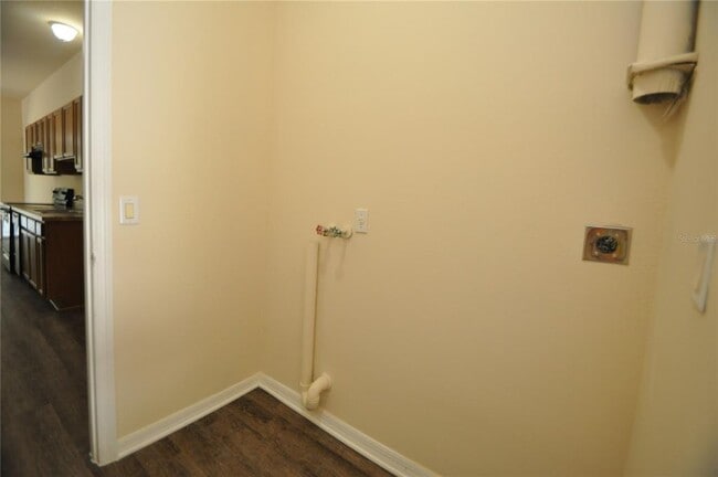 Building Photo - 5 Wells Pl