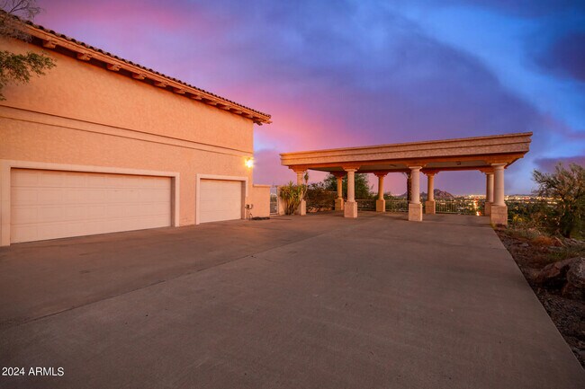 Building Photo - 5601 E Wonderview Rd
