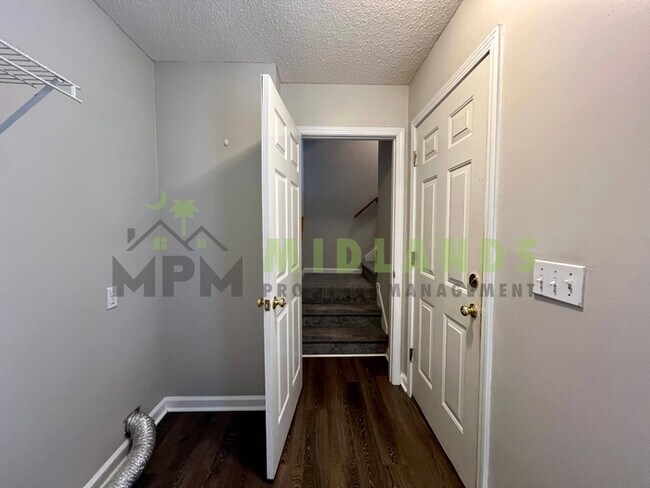 Building Photo - 5 Bridle Path Court