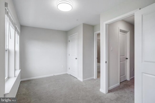 Building Photo - 721 Courier Ln