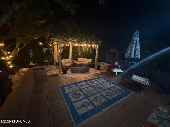 Building Photo - 331 Richmond Ave