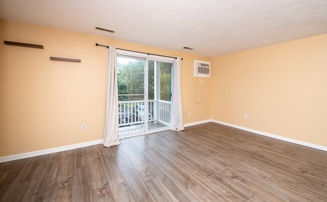 Building Photo - 1585 Braley Rd