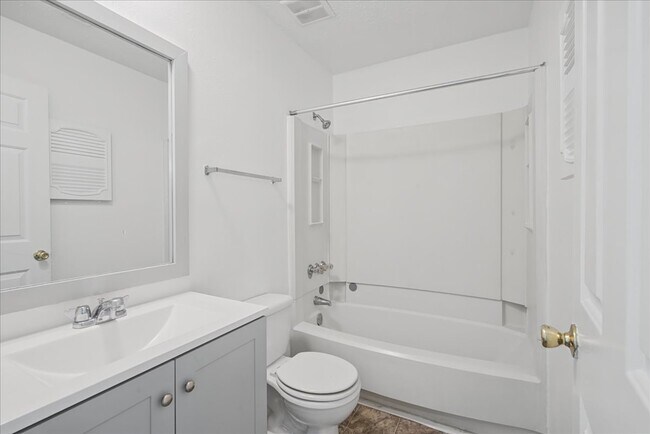 Building Photo - 1205 Natchez Trce SW