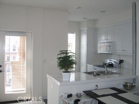 Building Photo - 6020 S Seabluff Dr