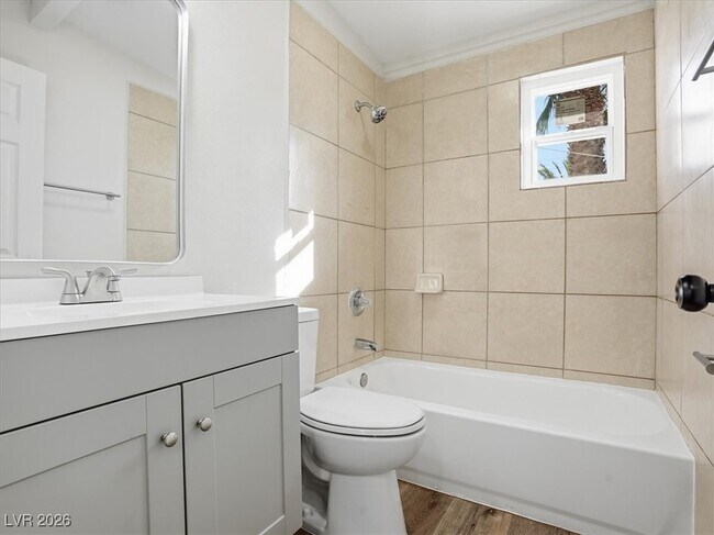 Building Photo - 608 Stanford St