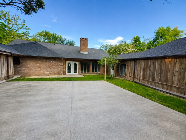 Building Photo - 440 Linda Dr