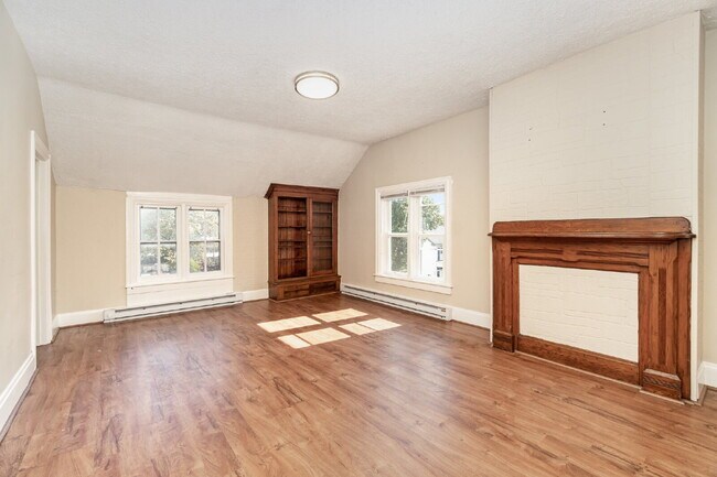 Building Photo - 149 N 2nd St