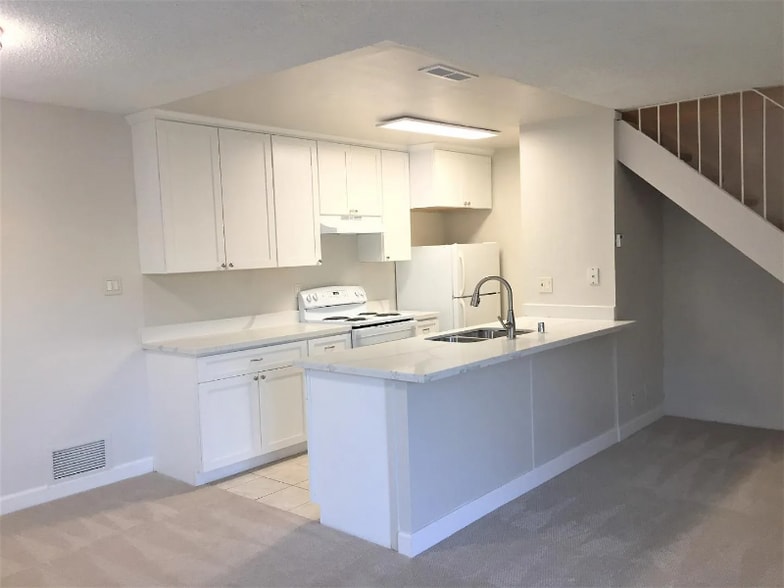 Building Photo - 272 Tradewinds Ct