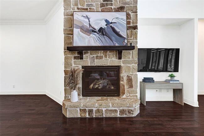 Building Photo - 19003 Cove Manor Dr