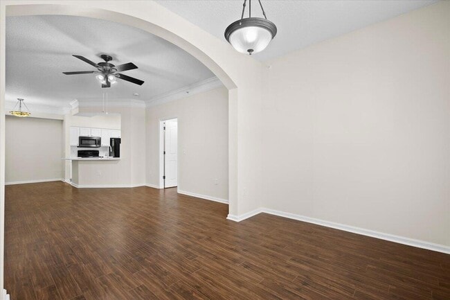 Building Photo - 6203 Myrtlewood Cir W