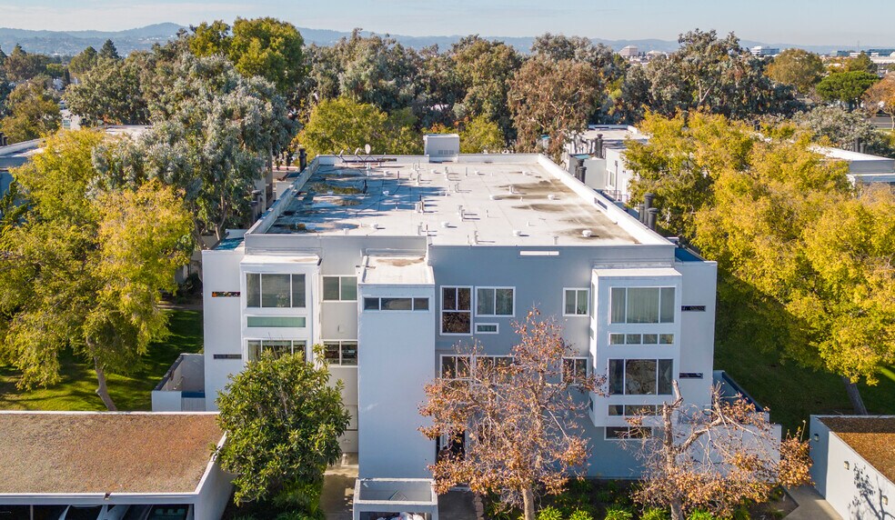 Building Photo - 1025 Shell Blvd