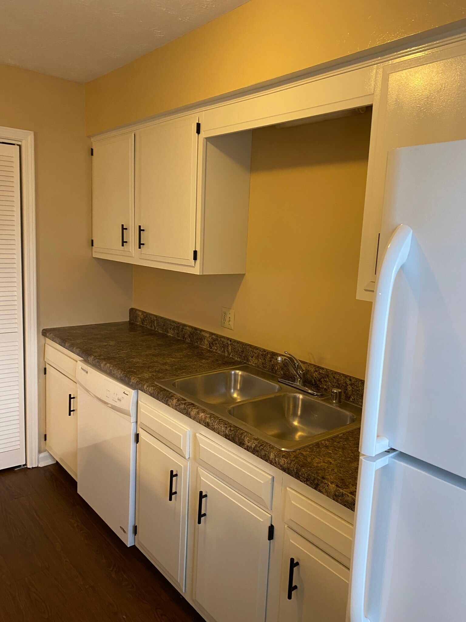 Building Photo - 516 Deer Lick Pl