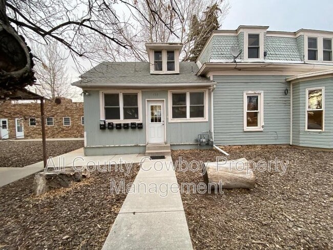 Building Photo - 418 S 6th St