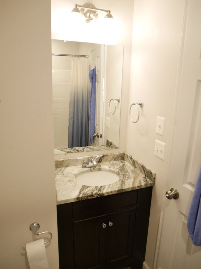 Building Photo - Beautiful Townhouse- Taneytown, MD