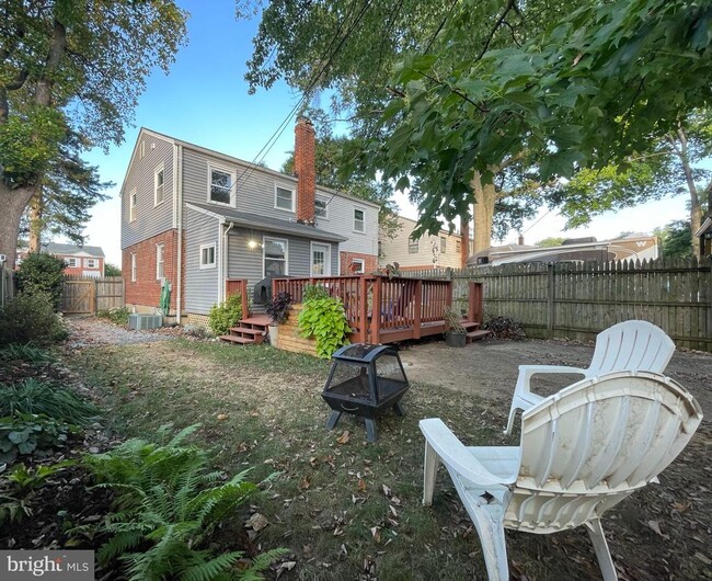 Building Photo - 2221 Arlington Terrace