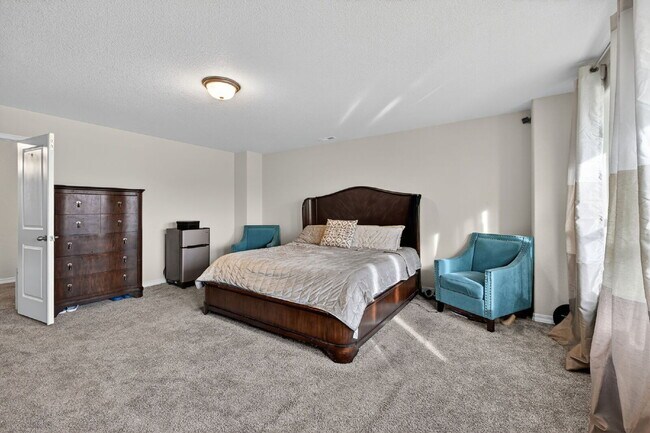 Building Photo - "Spacious 4-Bed Sanctuary with 3.5 Baths in Fountain, CO – Your Perfect Home Awaits!"