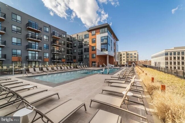 Building Photo - 145 Riverhaven Dr