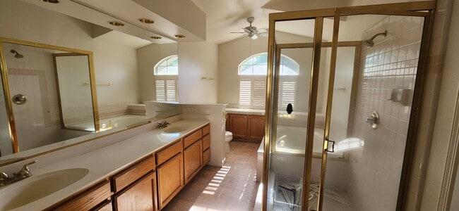 Building Photo - 3 Bedroom 3 Bathroom Home in River Oaks Co...