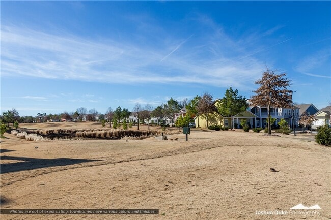 Building Photo - 1636 N Golf Club Dr