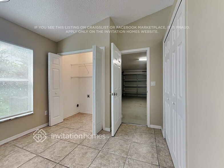 Building Photo - 214 Oak Branch Dr