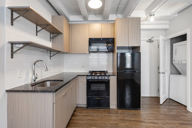 Building Photo - 5718 N Winthrop Ave