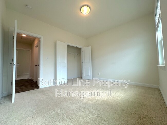 Building Photo - 4487 Fls Lk Dr S W