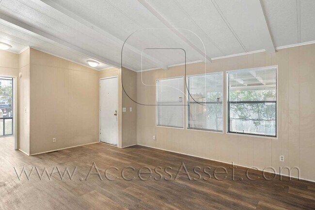 Building Photo - Charming 3 Bed/2 Bath Home In the Heart Of Old Town Temecula!