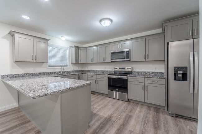 Building Photo - 161 Central Park Ave