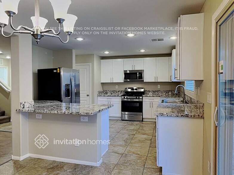 Building Photo - 10818 Beach House Ave