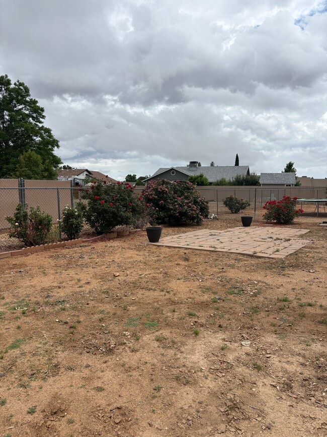 Building Photo - 4565 N Carla Vista Dr