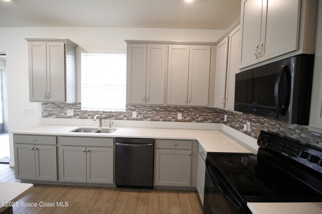 Building Photo - 3959 Alligator Flag Cir