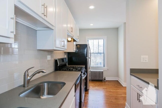 Building Photo - 2 bedroom in Chicago IL 60640