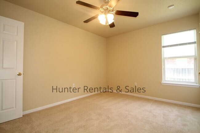 Building Photo - 4204 Elms Run Cir