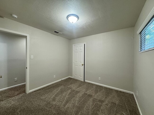Building Photo - 4112 43rd Ave