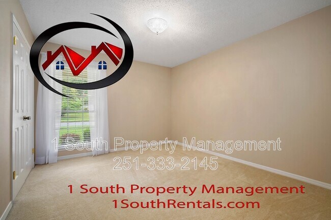 Building Photo - 2205 Woodhillcrest Dr