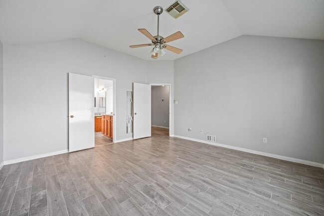 Building Photo - 22623 Round Valley Dr