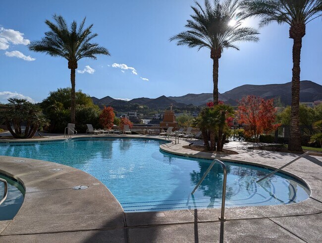 Building Photo - Lakefront Resort Living with Stunning Views in Lake Las Vegas!