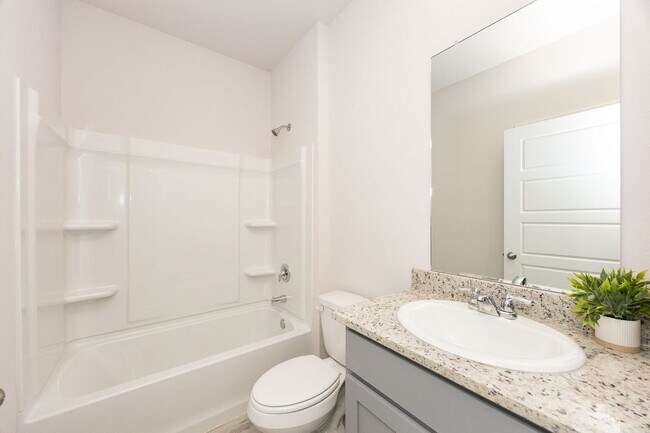 Building Photo - 1020 Renova Dr