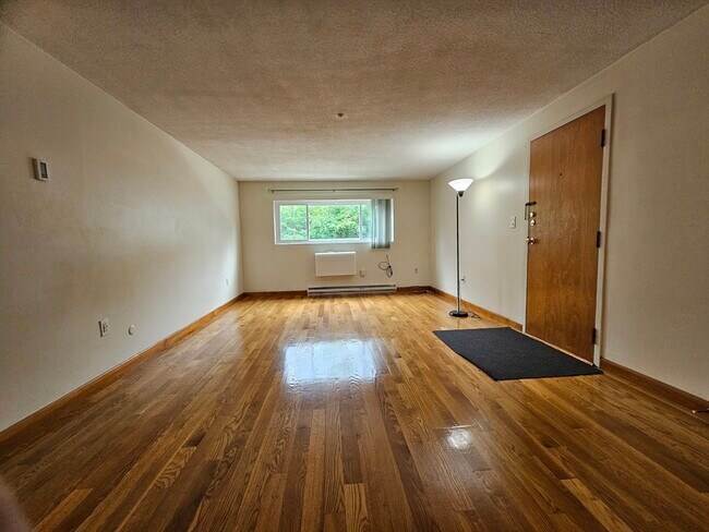 Building Photo - 150 Barham Ave