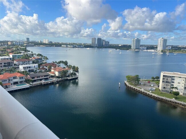 Building Photo - 1000 W Island Blvd