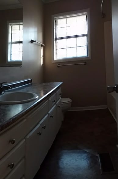 Building Photo - 321 N Lexington St