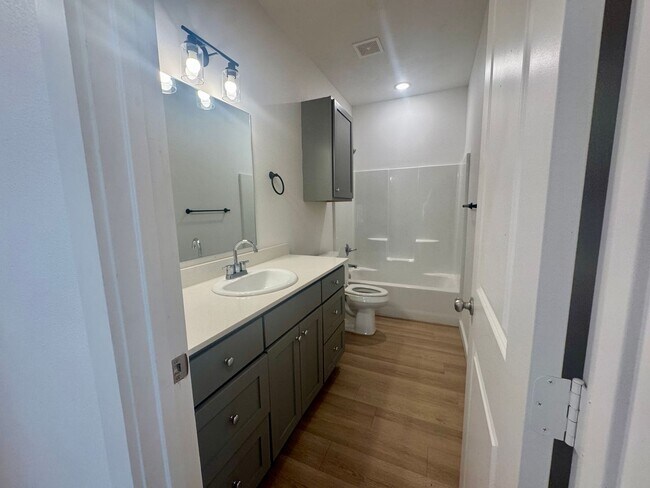 Building Photo - Spacious 3-Bedroom Duplex Near Texas Tech