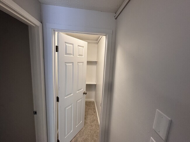 Building Photo - 12800 SW Allen Blvd