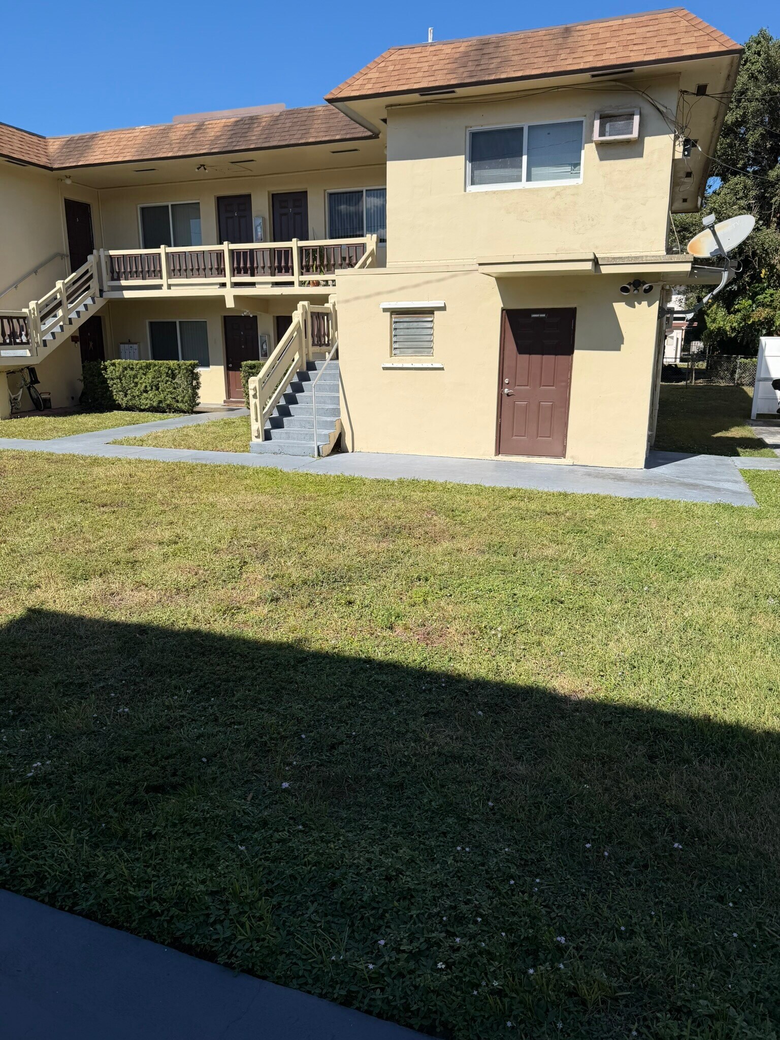 Building Photo - 5212 SW 91st Ave