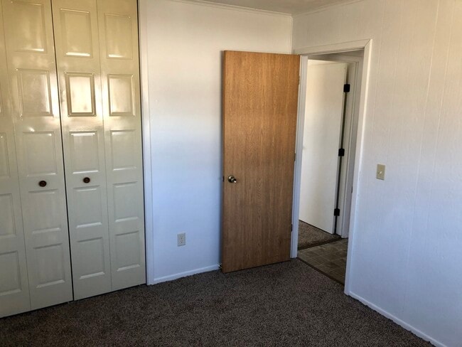 Building Photo - 134-136 Fauber Ln