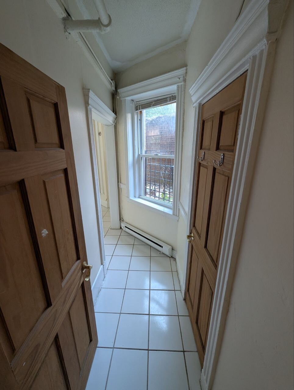Building Photo - 382 Riverway St