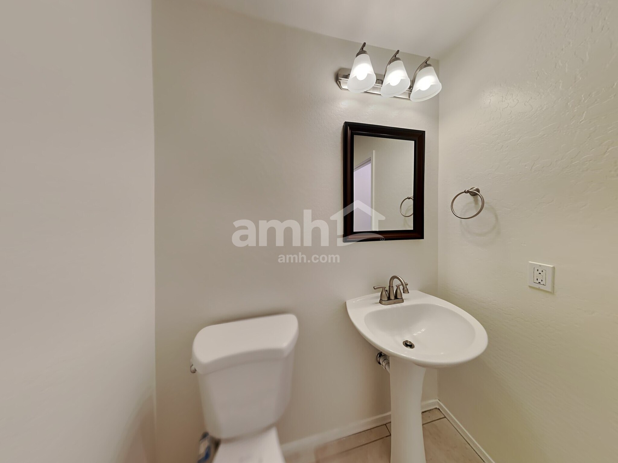 Building Photo - 3806 S 186th Dr