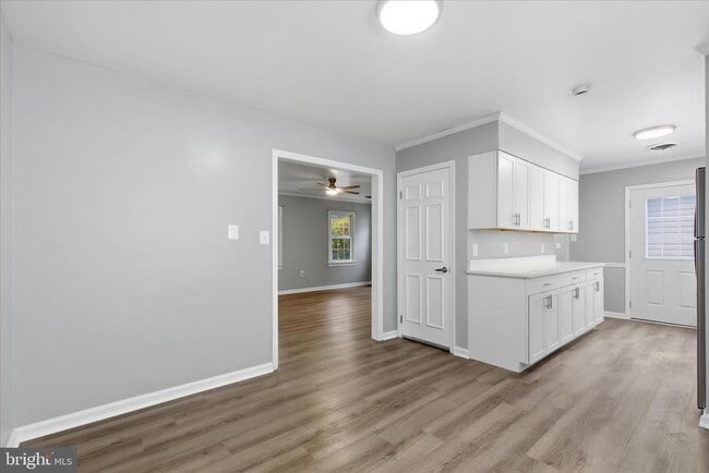 Building Photo - 130 Cox Rd