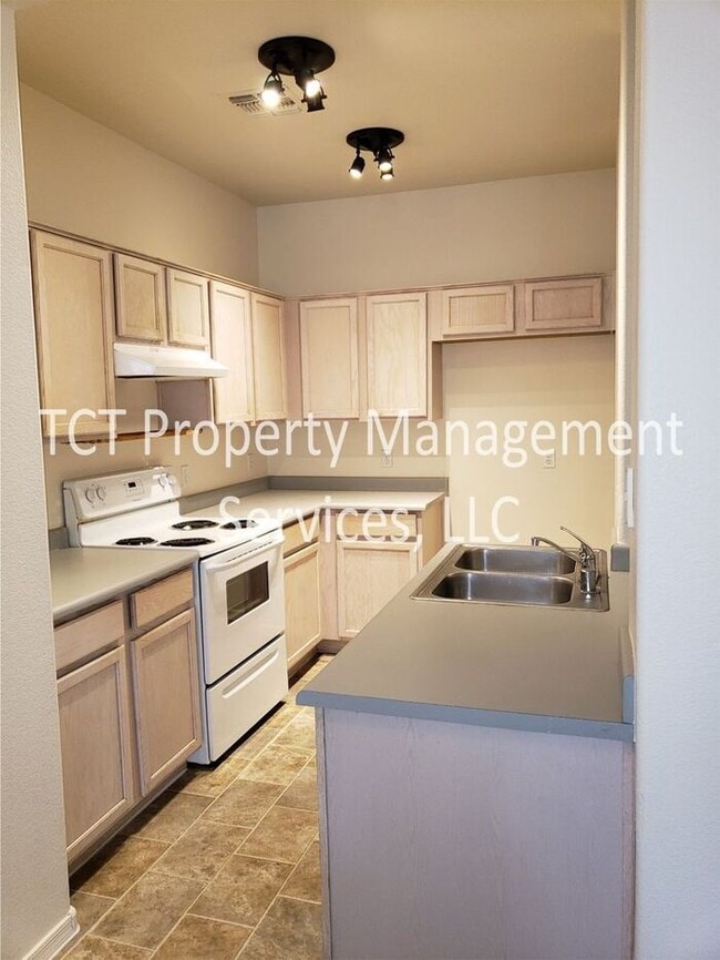 Building Photo - Cozy Two Bedroom Condo in Chandler!