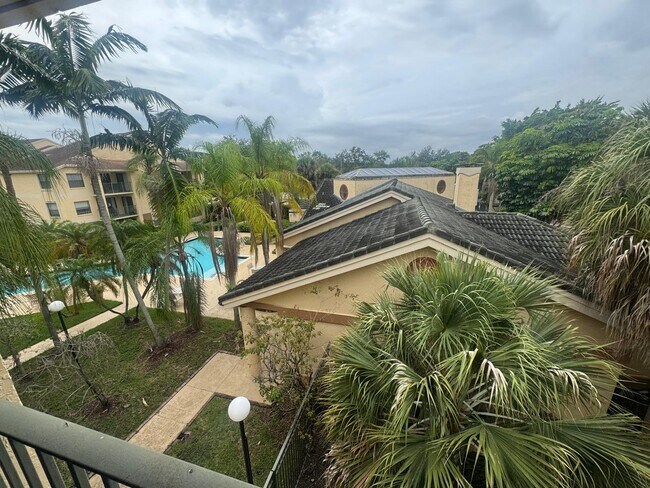 Building Photo - 9999 Summerbreeze Dr